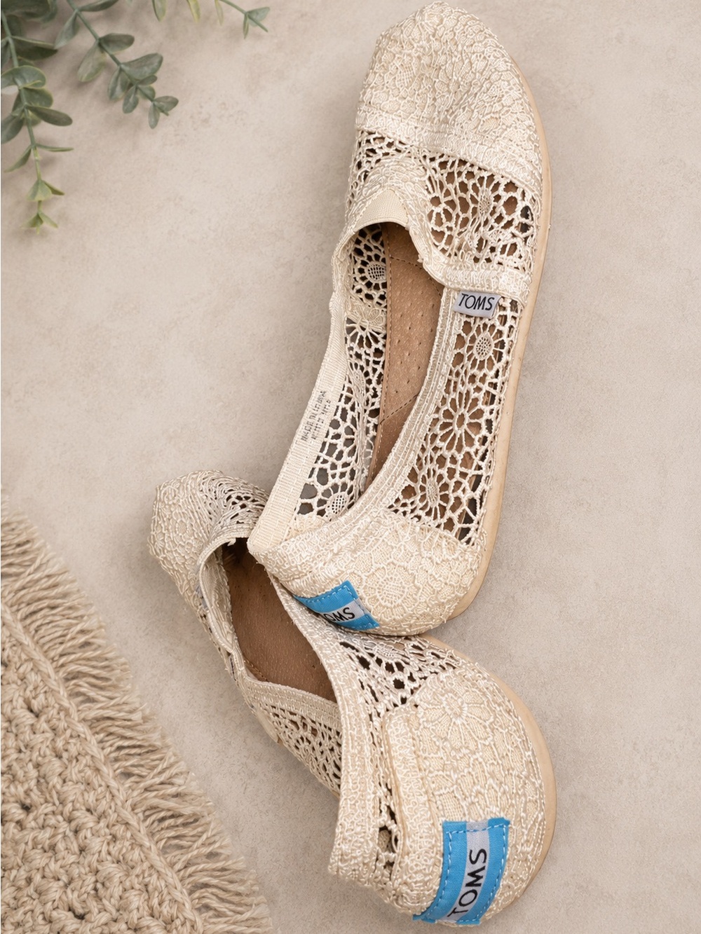 TOMS Classic Crochet Lace Slip-On Flats Cream Beige Women’s Size 6.5